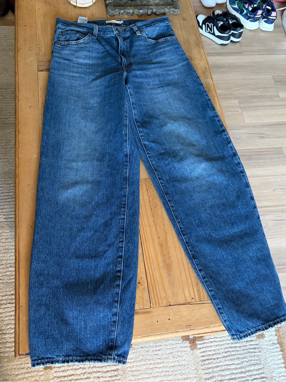 Levis baggy dad jeans size 27x31 NEW
Original 108